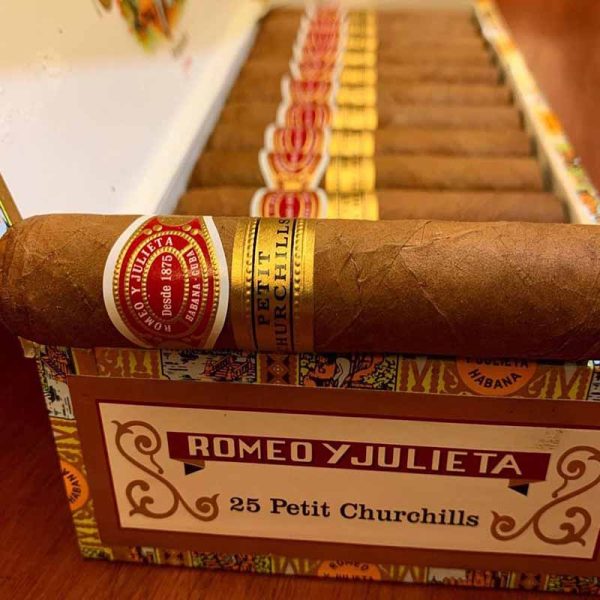 Giới thiệu về xì gà Romeo Y Julieta Petit Churchills - Hộp 25 điếu