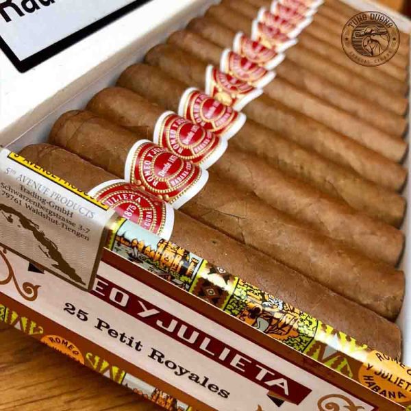 Trải nghiệm hút xì gà Romeo Y Julieta Petit Royales - hộp 25 điếu