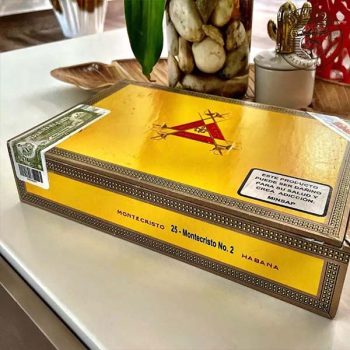 Trải nghiệm hương vị của xì gà Montecristo No.2 - hộp 25 điếu